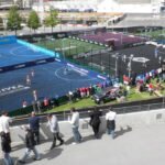 DesimpaiN vence G3X FC nos pênaltis e conquista split da Kings League Brasil Quadras de futebol society coloridas com jogadores em campo, ilustrativa do formato de futebol de 7