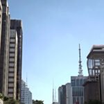 Haddad propõe banco de desenvolvimento para reindustrializar São Paulo, apoiado na reforma tributária Skyline da Avenida Paulista, centro financeiro de São Paulo