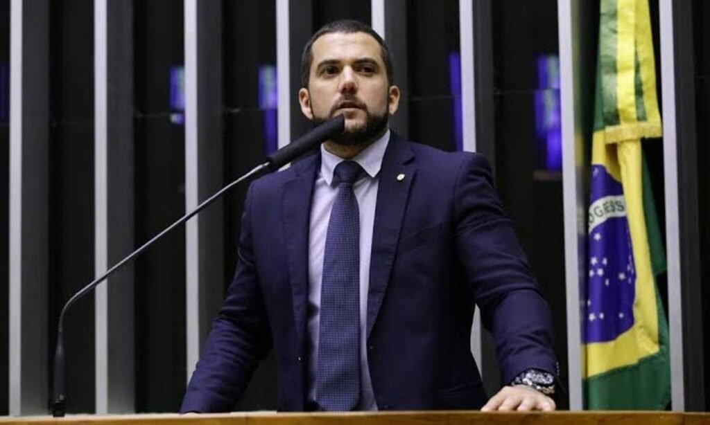 Carlos Jordy discursa na Câmara dos Deputados