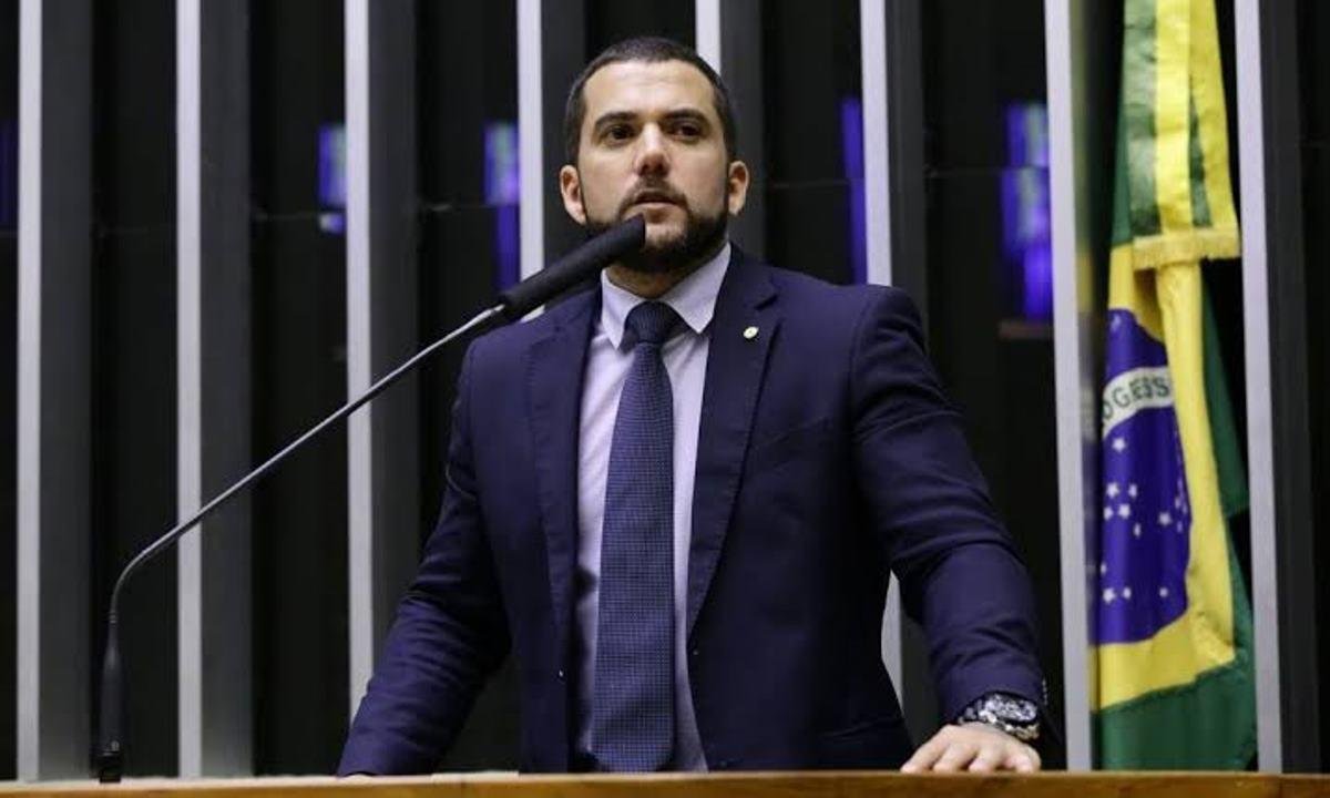 Carlos Jordy discursa na Câmara dos Deputados