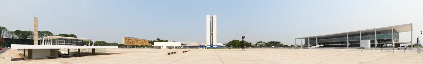Vista panorâmica da Praça dos Três Poderes em Brasília