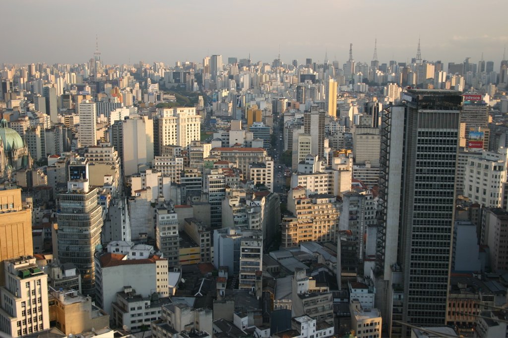 Vista aérea do centro de São Paulo, Avenida Paulista ao fundo
